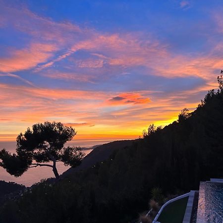 Eze - Appartement Dans Bas De Villa Avec Piscine Pres De Monaco ภายนอก รูปภาพ