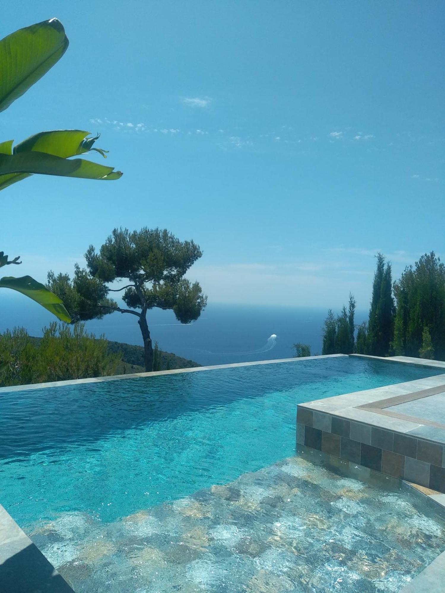 Eze - Appartement Dans Bas De Villa Avec Piscine Pres De Monaco ภายนอก รูปภาพ