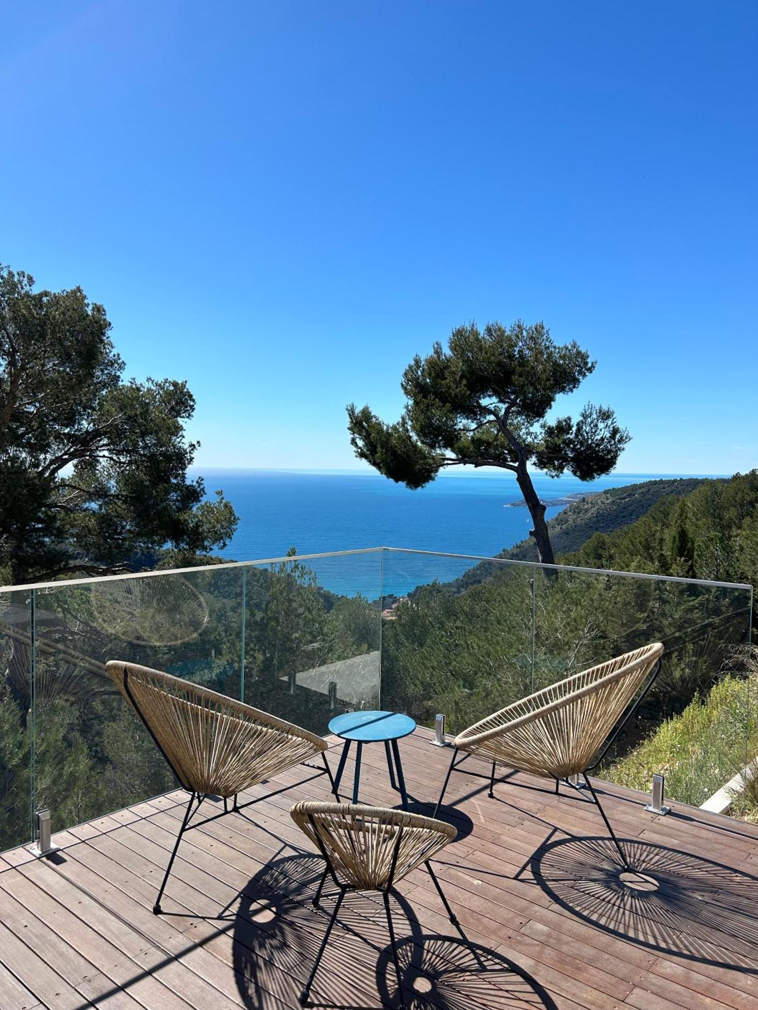 Eze - Appartement Dans Bas De Villa Avec Piscine Pres De Monaco ภายนอก รูปภาพ